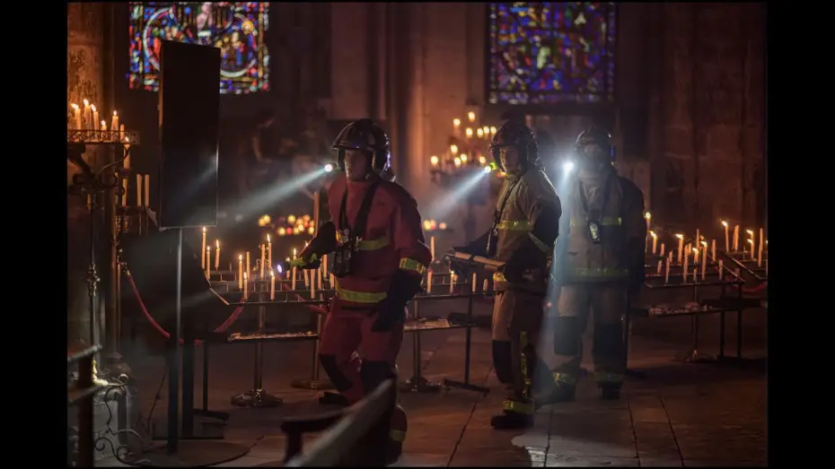 Wideo do filmu Notre-Dame płonie — Arde Notre Dame - Trailer español