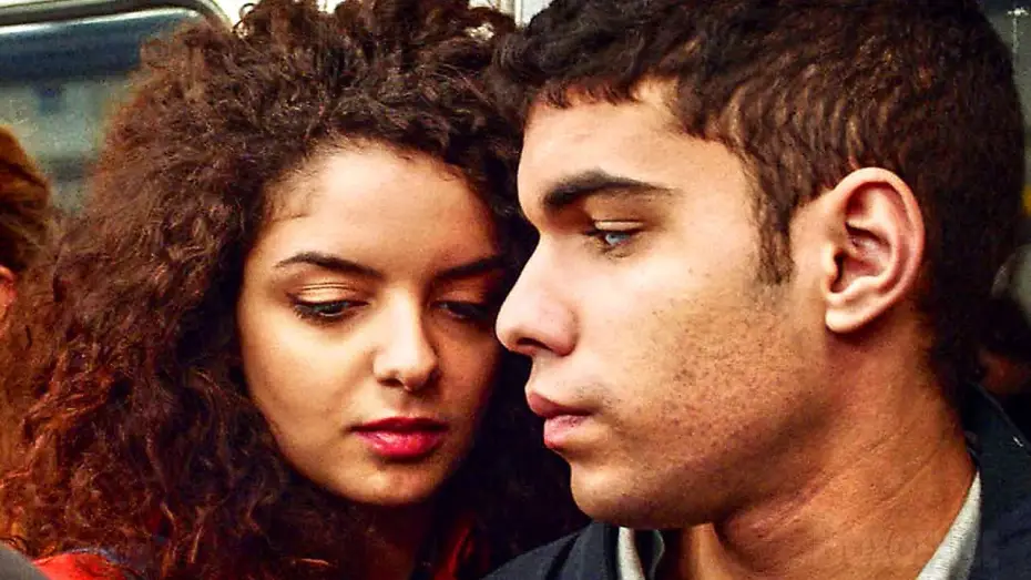 Wideo do filmu Historia o miłości i pożądaniu — UNE HISTOIRE D'AMOUR ET DE DÉSIR Bande Annonce (2021) Romance