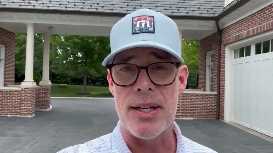 Wideo do filmu Rally Caps — ESPN Announcer JOE BUCK, the Voice of Monday Night Football