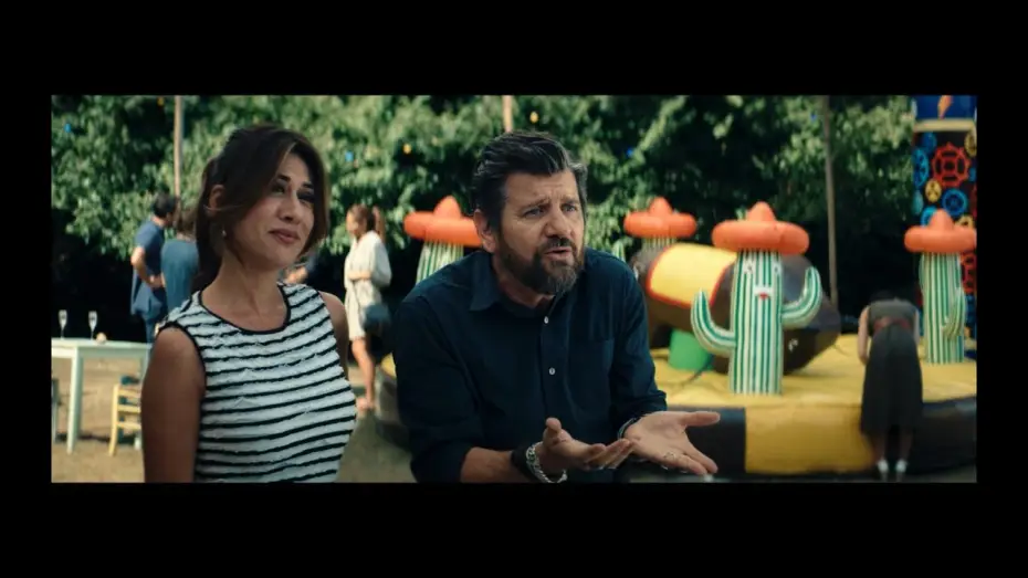 Wideo do filmu Tre di troppo — Tre di troppo – Trailer Ufficiale – Il nuovo film di Fabio De Luigi