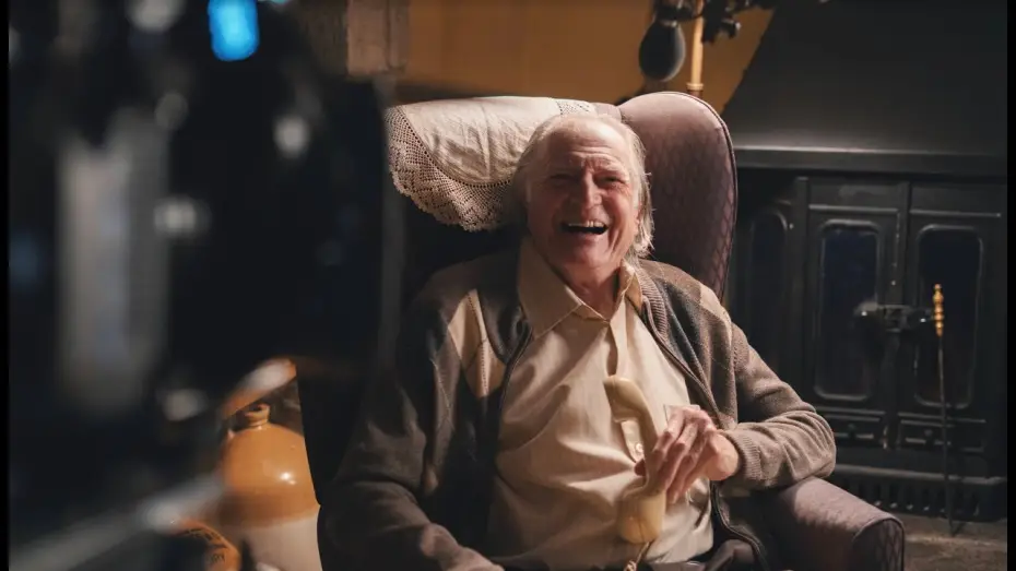 Wideo do filmu Roy — David Bradley tells a joke on the set of ROY