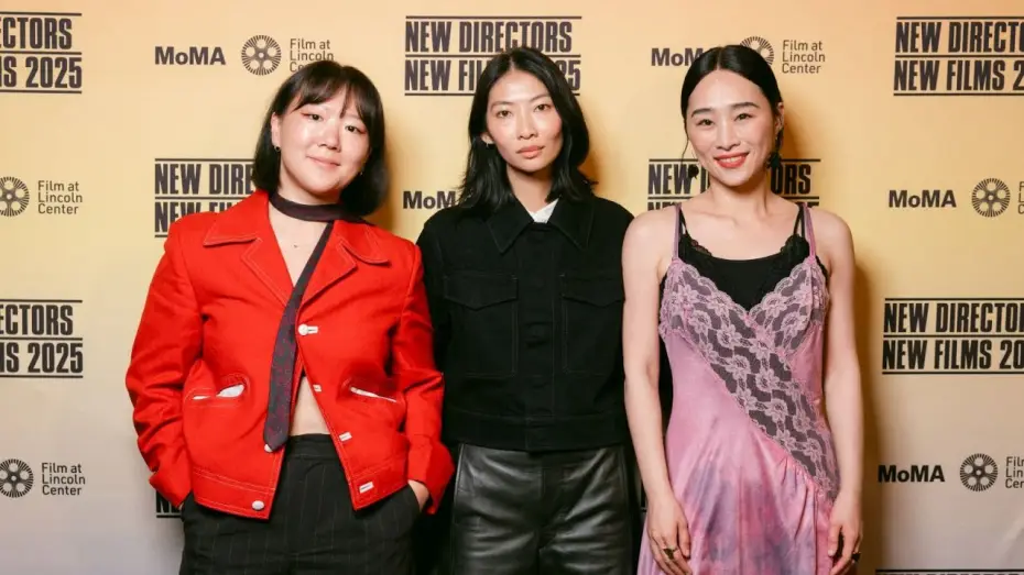 Wideo do filmu 蓝色太阳宫 — Constance Tsang, Ke-Xi Wu, and Murielle Hsieh on Blue Sun Palace