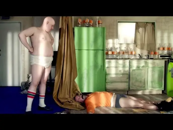 Wideo do filmu Sekrety małych mieszkań — Small Apartments Bande Annonce VF