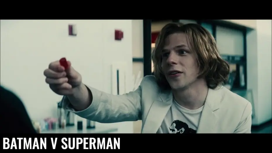 Wideo do filmu Batman v Superman: Świt sprawiedliwości — Scène culte - Batman V Superman - Sucez moi ça !