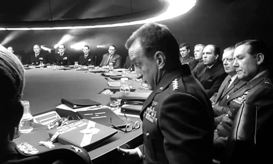 Wideo do filmu Doktor Strangelove, lub jak przestałem się martwić i pokochałem bombę — Dr Strangelove - Official Trailer [1964] HD Remaster
