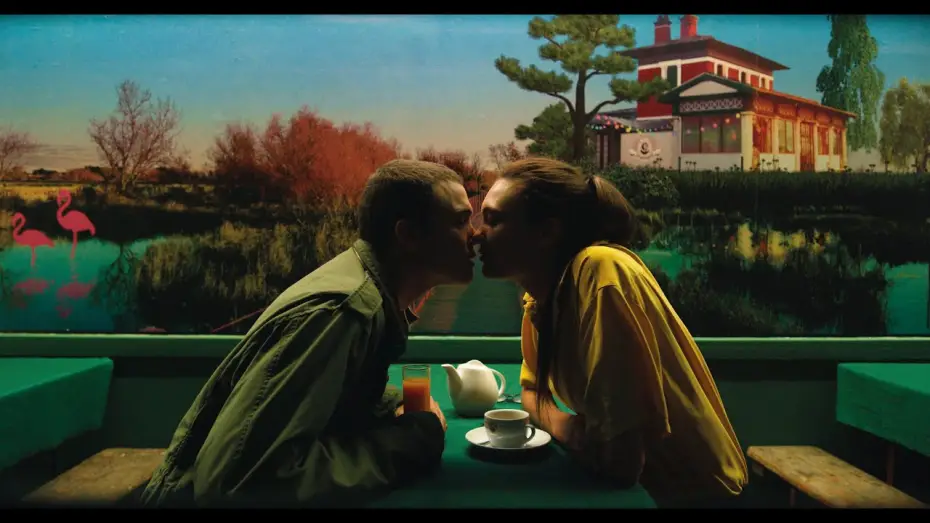 Wideo do filmu Love — Trailer