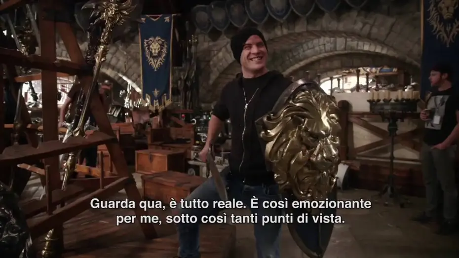 Wideo do filmu Warcraft: Początek — WARCRAFT - L'INIZIO di Duncan Jones: "Rob Kazinsky nella stanza delle armi"