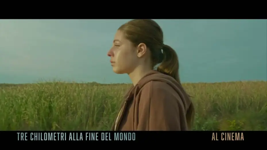 Wideo do filmu Trzy kilometry do końca świata — TRE CHILOMETRI ALLA FINE DEL MONDO - Trailer dal 14 maggio al cinema