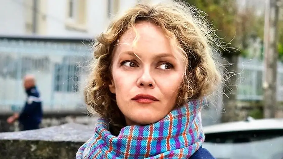 Wideo do filmu Dis-moi juste que tu m'aimes — DIS-MOI JUSTE QUE TU M’AIMES Bande Annonce (2025) Vanessa Paradis, Omar Sy