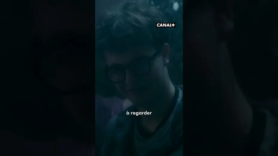 Wideo do filmu Tapis rouge à Groland — Préparez-vous : c'est la guerre ! #Humour #Groland #Shorts