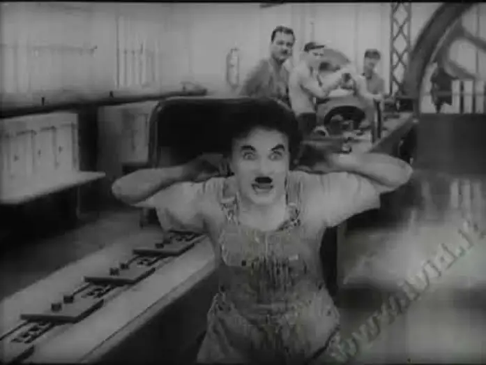 Wideo do filmu Dzisiejsze czasy — TEMPI MODERNI (1936) -  Trailer Italiano