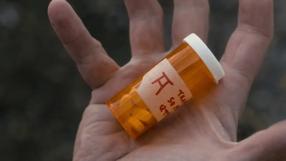 Wideo do filmu Don't Die — Over the counter. Under the gun. /// Teaser for indie crime thriller DON'T DIE
