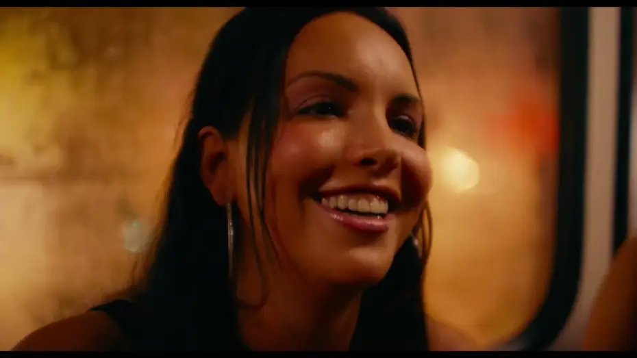 Wideo do filmu Słońce i beton — Soundtrack Video: Girls in the Bus