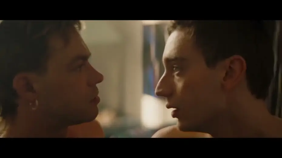 Wideo do filmu Solo — "Falling in Love"