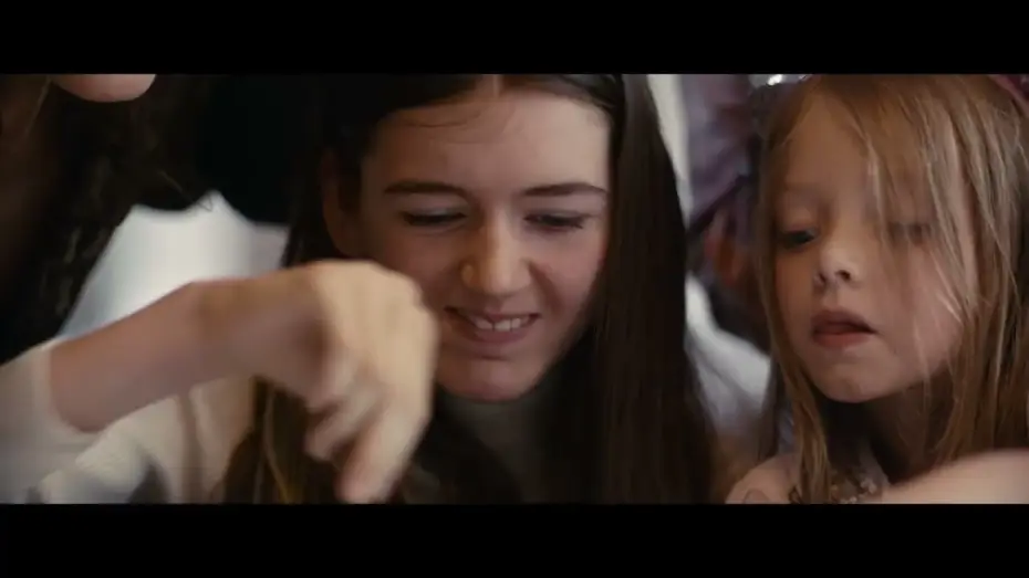 Wideo do filmu Świat Melody — Book to Movie Featurette