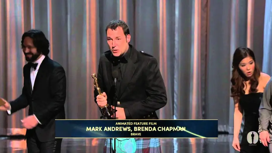 Wideo do filmu Merida Waleczna — "Brave" winning Best Animated Feature Film
