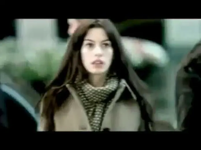 Wideo do filmu Diabeł ubiera się u Prady — Le Diable s'habille en Prada - La Bande Annonce VF