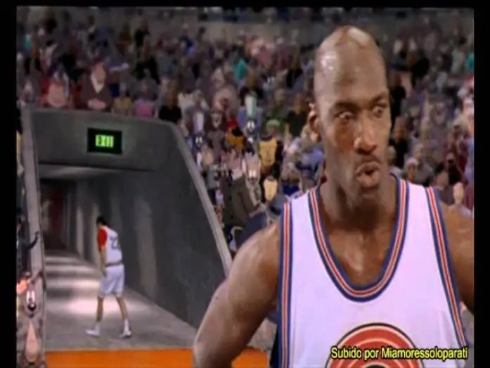 Wideo do filmu Kosmiczny mecz — Space Jam trailer castellano (España)