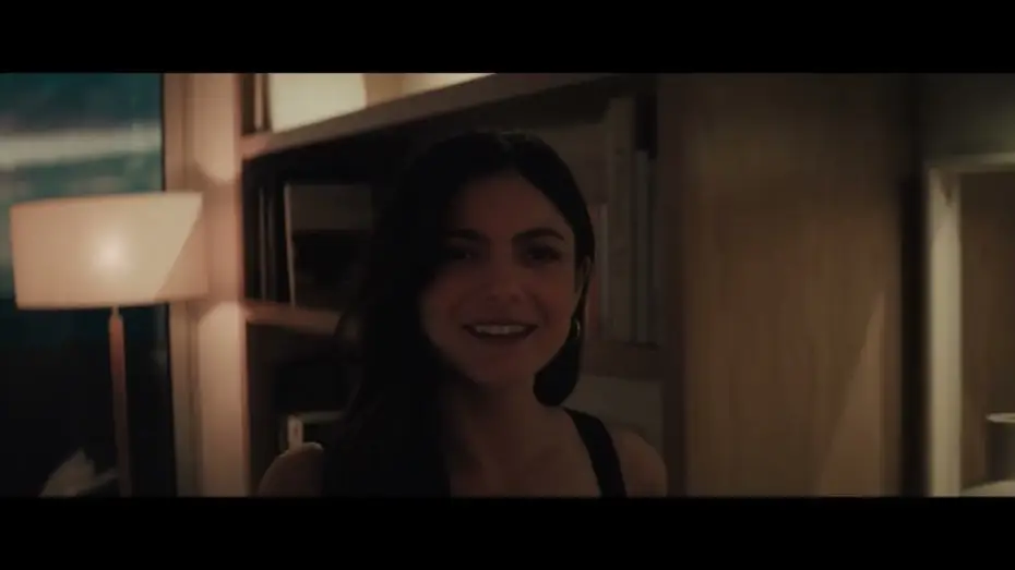 Wideo do filmu Crime 101 — Film Clip - Mystery Man