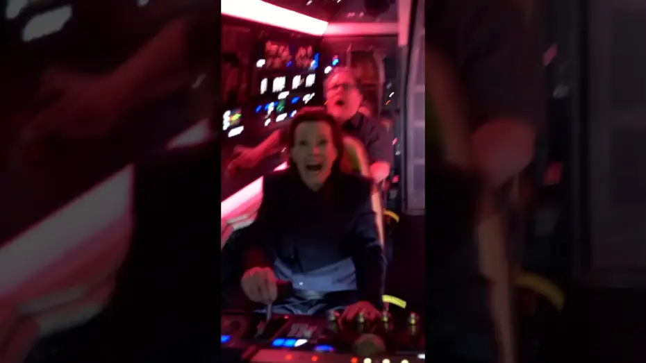 Wideo do filmu Star Wars: The Mandalorian and Grogu — Cast Rides Smugglers Run