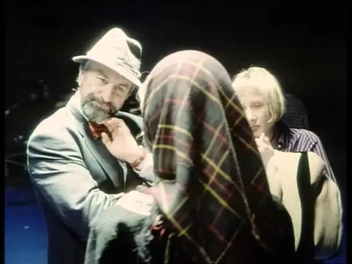 Wideo do filmu Fakty i akty — WAG THE DOG - Trailer (german & english)