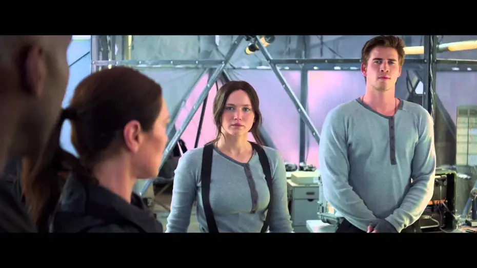 Wideo do filmu Igrzyska śmierci: Kosogłos. Część 2 — HUNGER GAMES LA RÉVOLTE PARTIE 2 - Extrait Escouade 451 VOST
