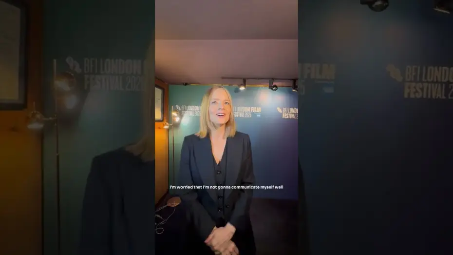Wideo do filmu Ostatnia sesja w Paryżu — Turns out Jodie Foster has a different personality when she's speaking French
