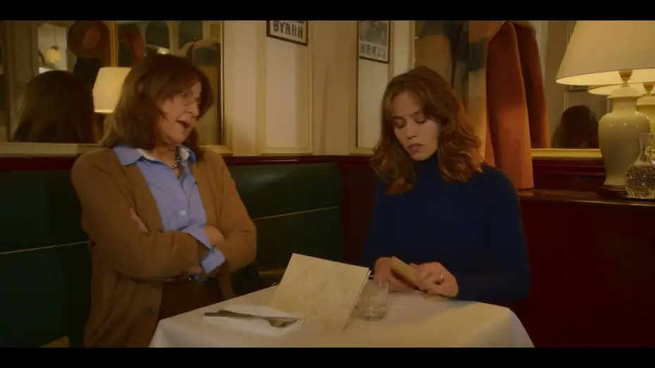 Wideo do filmu Niewierni w Paryżu — COUP DE CHANCE - Extrait : Et s'il savait ?