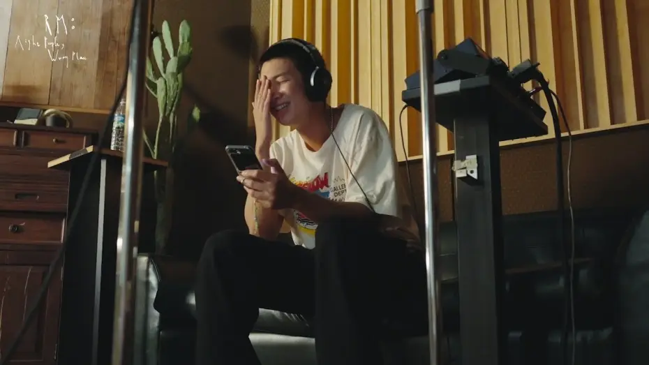 Wideo do filmu 알엠: 라이트 피플, 롱 플레이스 — 'RM: Right People, Wrong Place' Official Trailer