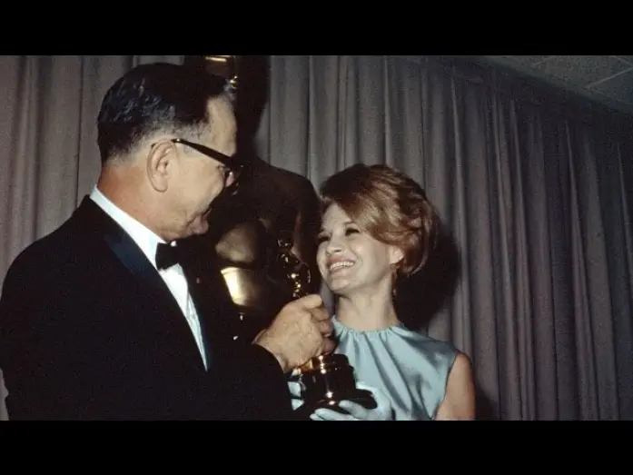 Wideo do filmu Kleopatra — "Cleopatra" winning the Oscar® for Special Effects