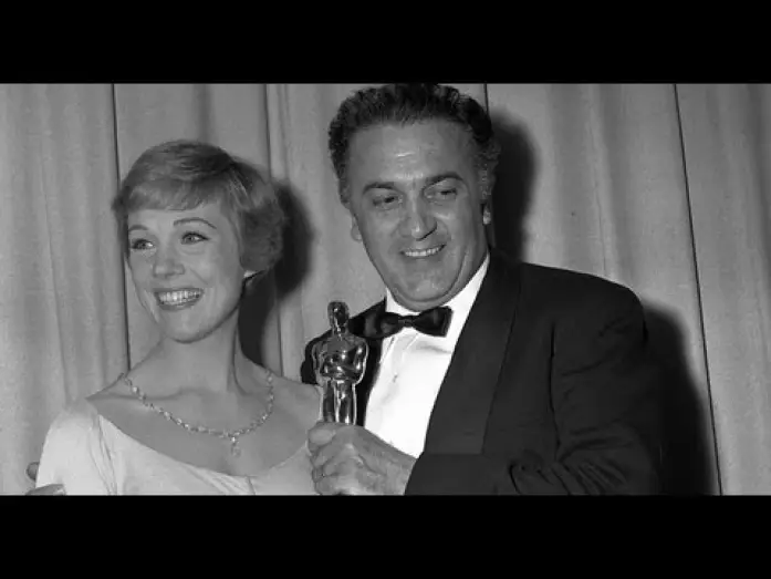 Wideo do filmu Osiem i pół — Federico Fellini accepting Best Foreign Language Film for "8 1/2": 1964 Oscars
