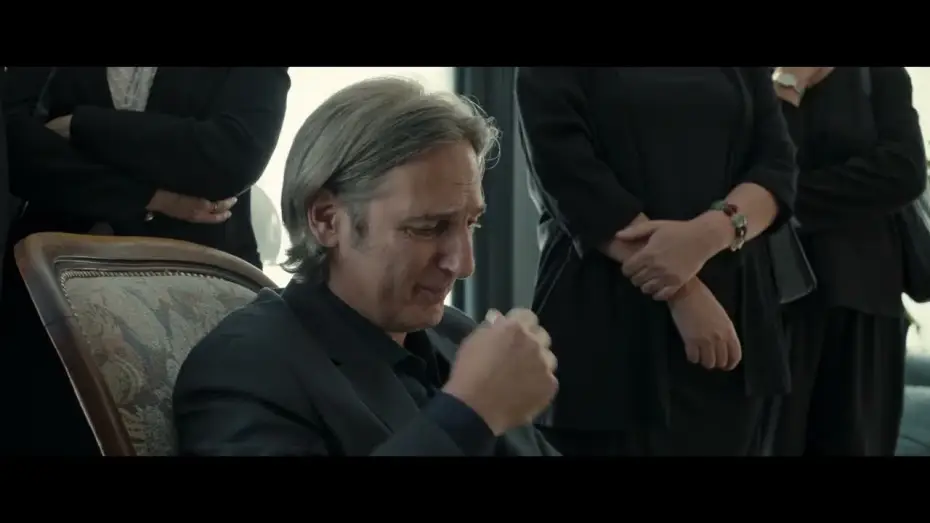 Wideo do filmu Un funeral de locos — ¿Cansado de funerales aburridos? Estamos de promoción.
