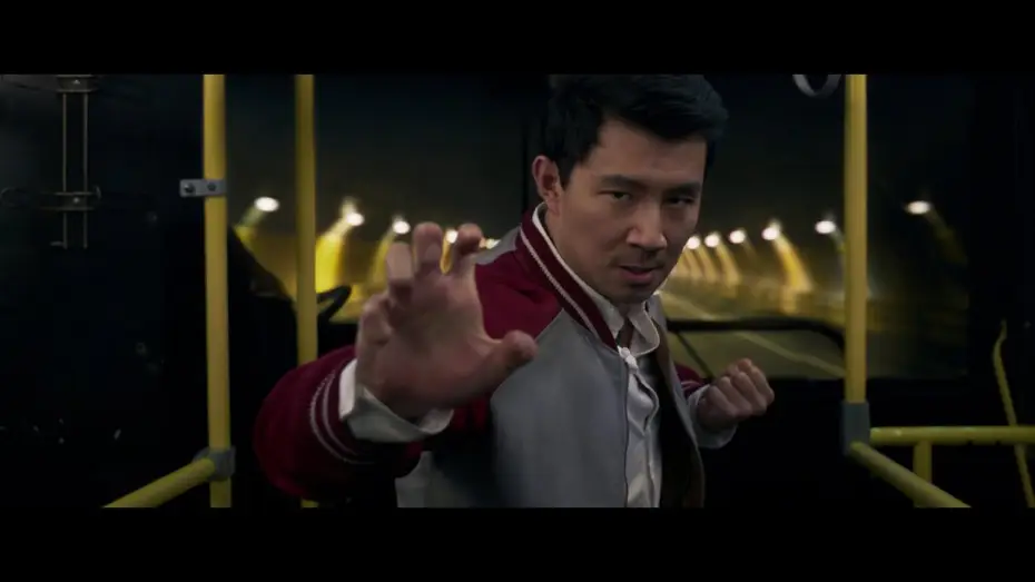 Wideo do filmu Shang-Chi i legenda dziesięciu pierścieni — Shang-Chi et la Légende des Dix Anneaux - Bande Annonce [VOST]