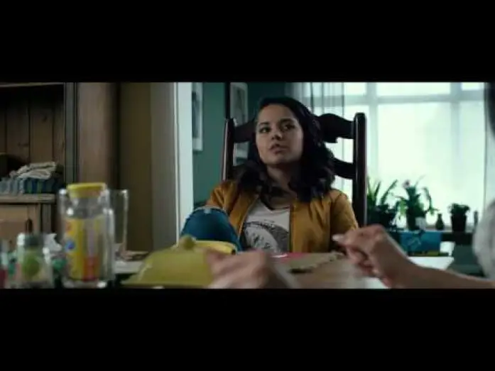 Wideo do filmu Power Rangers — POWER RANGERS - Extrait " Papa, maman, j'ai des super-pouvoirs... " - VF