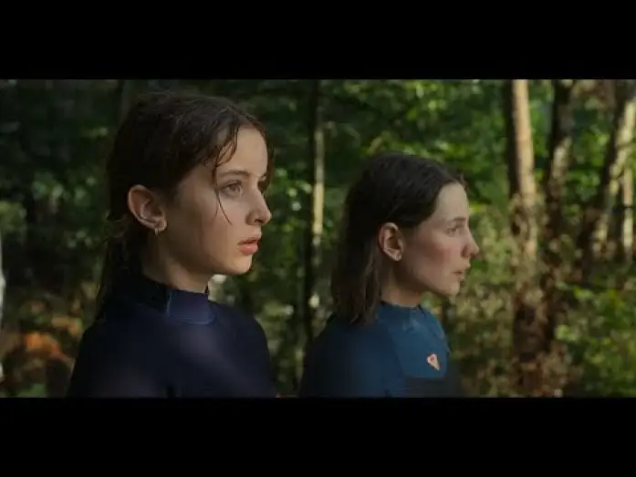 Wideo do filmu Na druhé straně léta — The Other Side of Summer (Vojtěch Strakatý, 2025) HD TRAILER