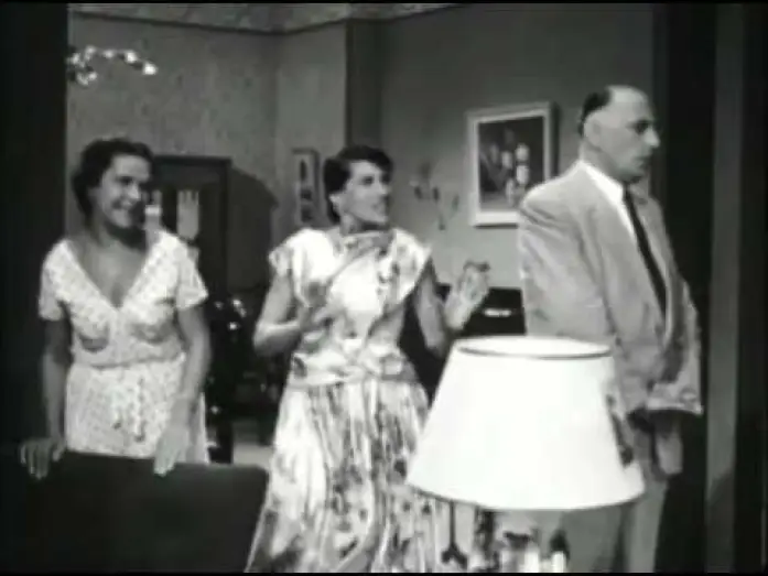 Wideo do filmu Η Θεία Απ' Το Σικάγο — Η Θεία από το Σικάγο 1957   clip