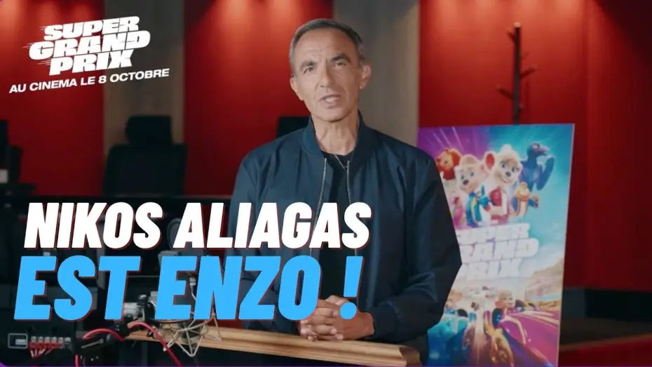 Wideo do filmu Zwierzaki na zakręcie — Les coulisses de SUPER GRAND PRIX : Nikos Aliagas incarne le perroquet déjanté ENZO !