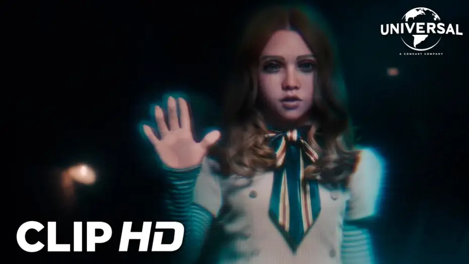Wideo do filmu M3GAN 2.0 — Clip en español - Gemma descubre a M3GAN en su casa