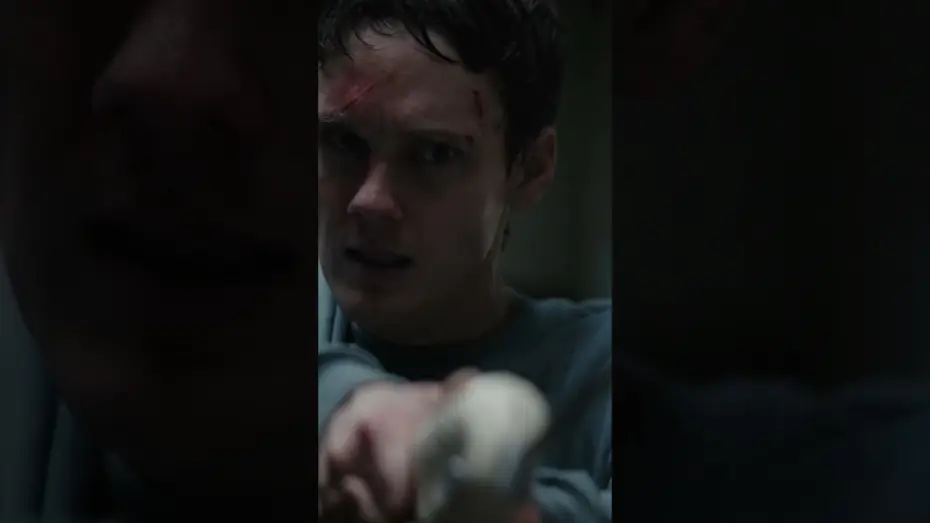 Wideo do filmu Evil Dead Burn — Clive Tyldesley Reviews Evil Dead Burn’s Most Brutal Kills with VAR | Violent Act Review