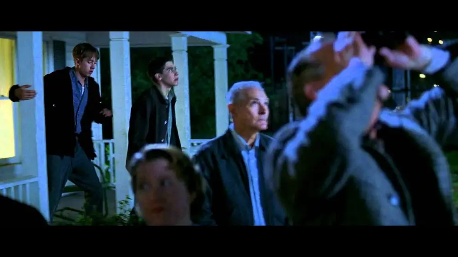Wideo do filmu Dosięgnąć kosmosu — October Sky - Trailer