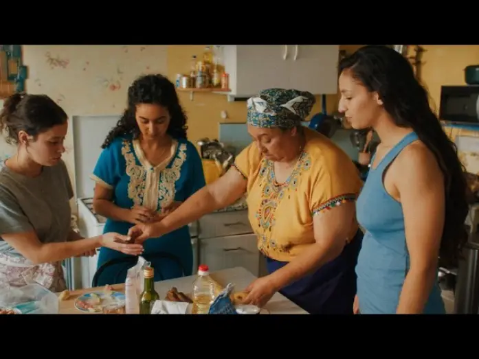 Wideo do filmu Młodsza siostra — Clip [Subtitled]