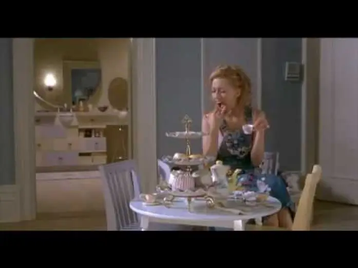 Wideo do filmu Dziewczyny z wyższych sfer — Uptown Girls (2003) - Official Trailer