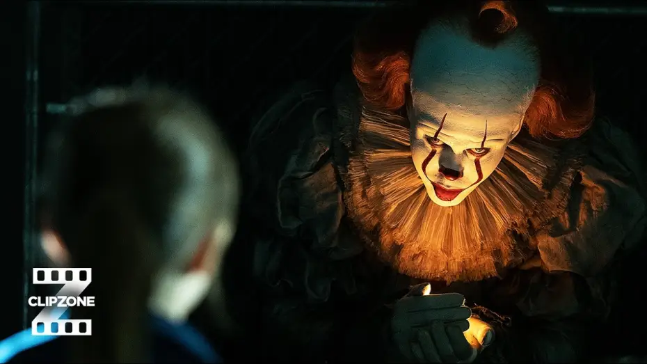 Wideo do filmu To: Rozdział 2 — Pennywise Hides Under The Bleachers