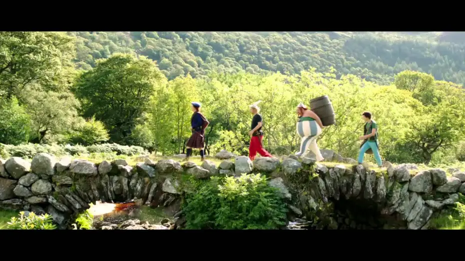Wideo do filmu Asteriks i Obeliks: W służbie Jej Królewskiej Mości — ASTERIX ET OBELIX : AU SERVICE DE SA MAJESTE - Teaser 2 VF