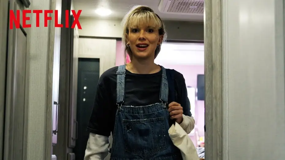 Wideo do filmu The Electric State — A Day On Set With Millie Bobby Brown
