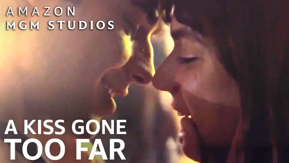 Wideo do filmu Powiedz mi po cichu — Kami and Tay’s Steamy Kiss Interrupted by Jealous Thiago