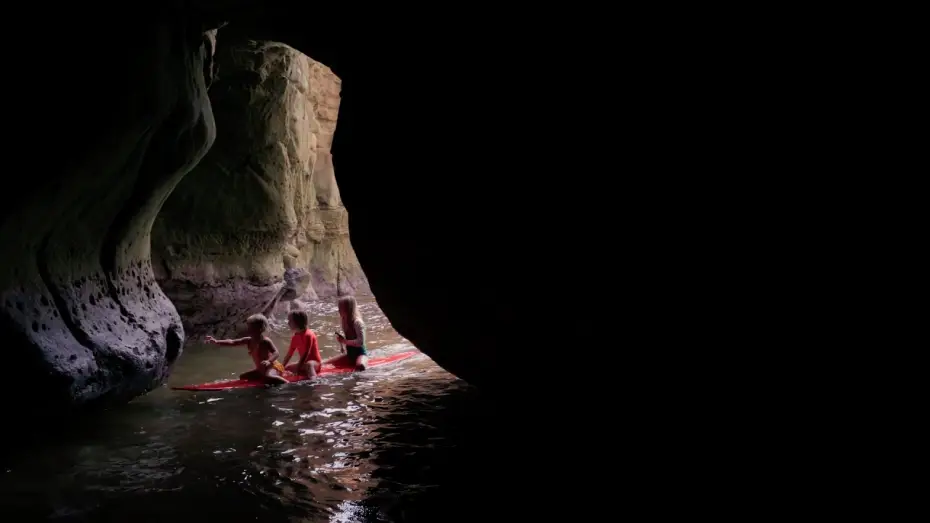 Wideo do filmu The Island of Lost Girls — Official Trailer