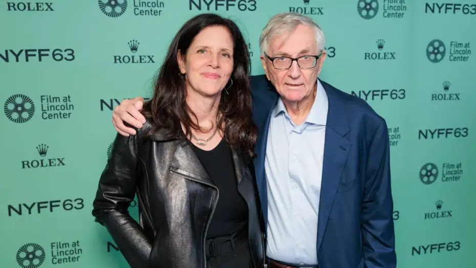 Wideo do filmu Zatajone: Seymour Hersh na tropie prawdy — Seymour Hersh, Laura Poitras, Mark Obenhaus, and More on Cover-Up