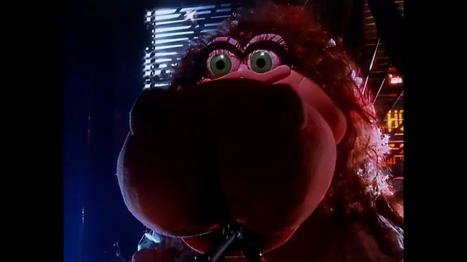 Wideo do filmu Meet the Feebles — MEET THE FEEBLES · 4K HD restoration / clip #1 "Heidi snaps" / Peter Jackson 1989