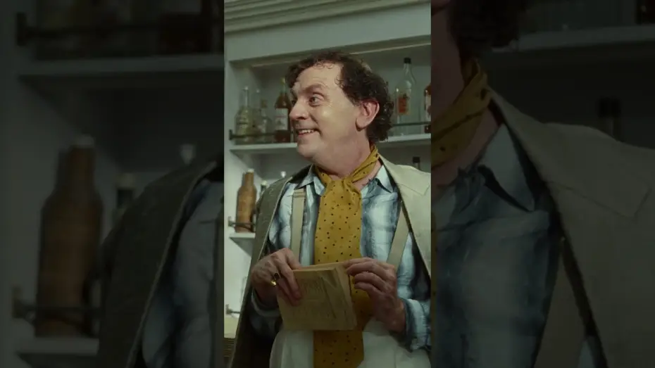 Wideo do filmu Queer — "A little."